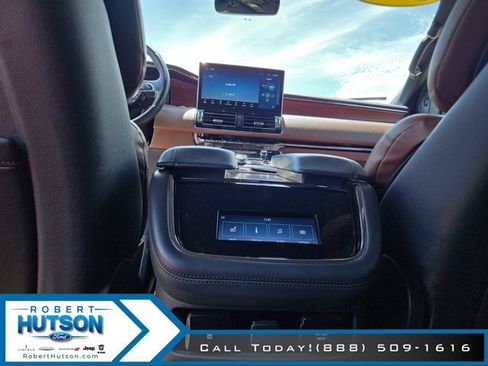 Used 2023 Lincoln Navigator Reserve AWD/4WD image 22