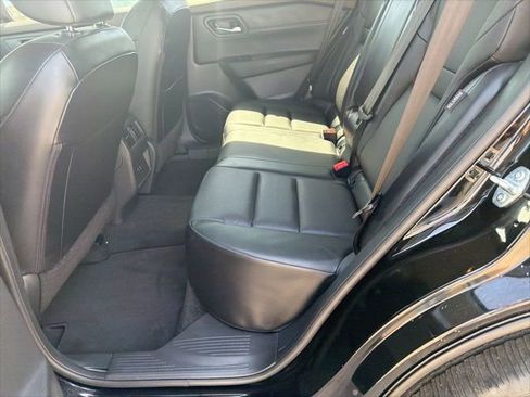 Used 2023 Nissan Rogue SV w/ SV Premium B Package image 12