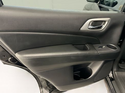 Used 2017 Nissan Pathfinder SL w/ SL Tech Package image 27