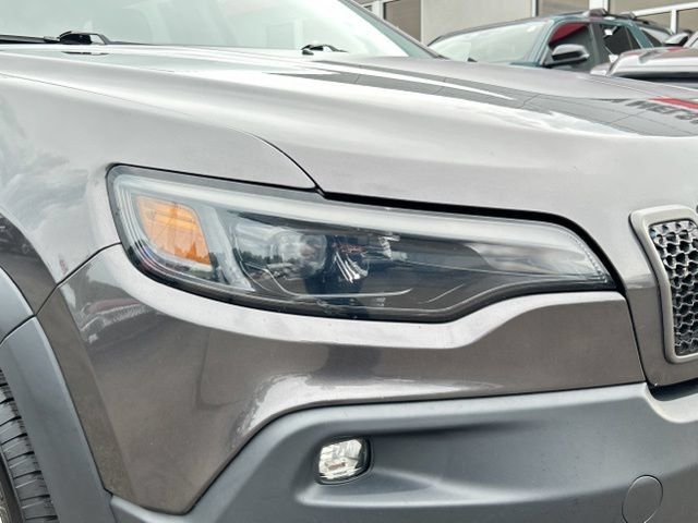 Used 2019 Jeep Cherokee Trailhawk AWD/4WD image 17