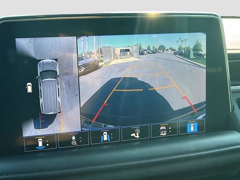 Used 2021 Chevrolet Suburban LT w/ LT Signature Package RWD image 34