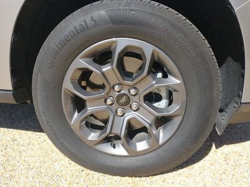 Used 2023 Ford Maverick XLT image 32