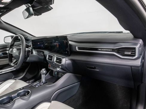 Used 2025 Ford Mustang GT Premium RWD image 16