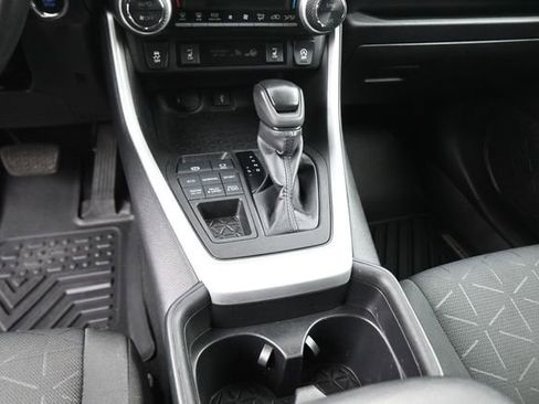 Used 2021 Toyota RAV4 XLE w/ Convenience Package image 20