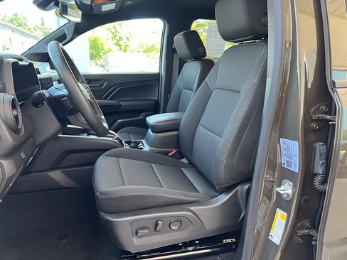 Used 2024 Chevrolet Colorado Trail Boss w/ Advanced Trailering Package AWD/4WD image 15