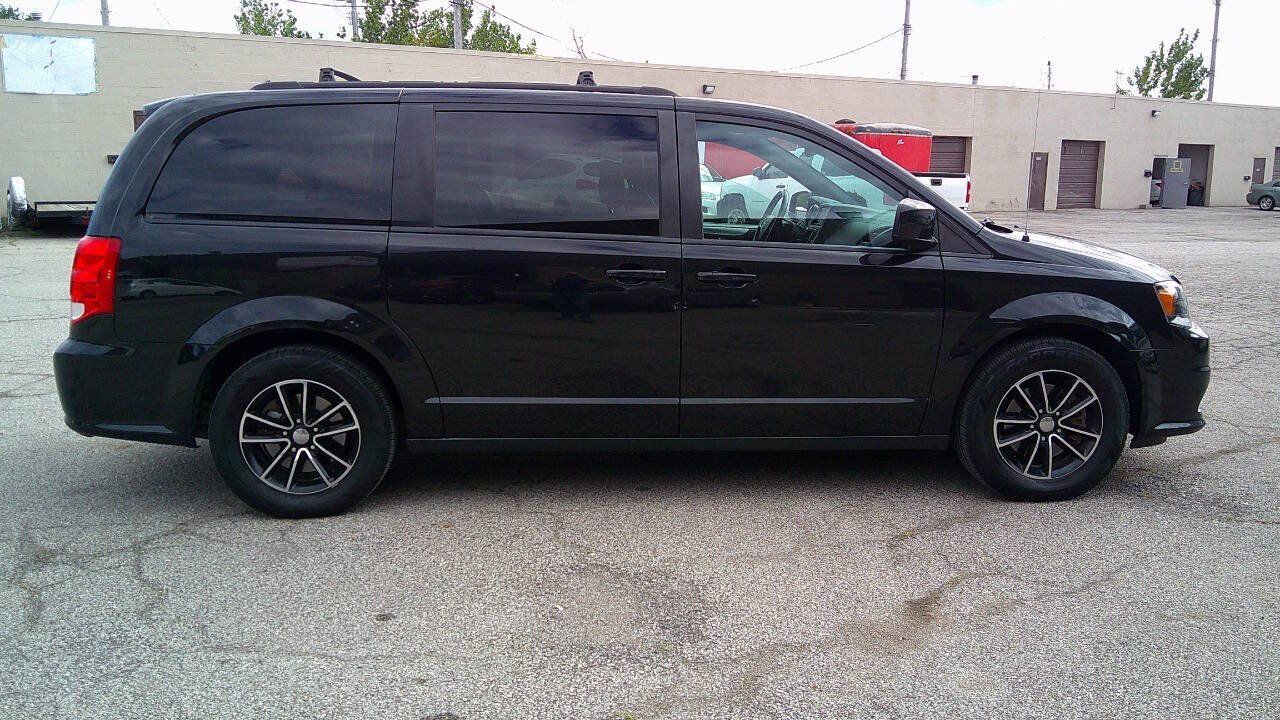 Used 2019 Dodge Grand Caravan GT FWD image 4