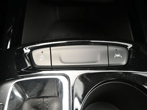 Used 2025 Chevrolet Trax LT w/ LT Convenience Package FWD image 19