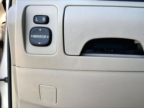 Used 2007 Toyota Camry LE image 32