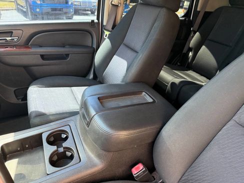 Used 2014 GMC Yukon SLE image 6