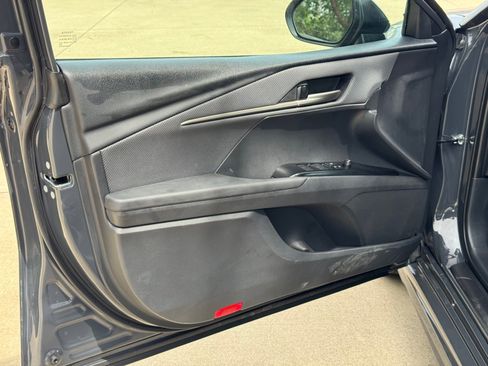 Used 2026 Toyota Camry SE FWD image 15