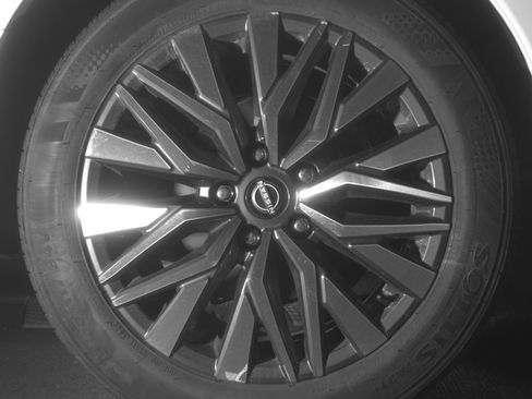 Used 2025 Nissan Altima 2.5 SV FWD image 15