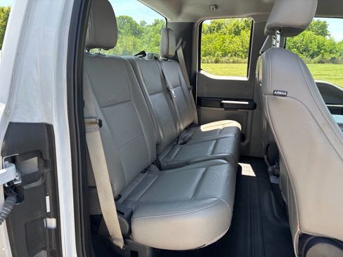 Used 2017 Ford F150 XL w/ Equipment Group 101A Mid AWD/4WD image 13