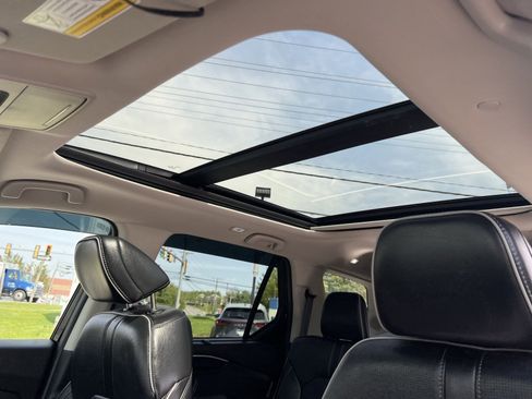 Used 2025 Honda Pilot Elite image 24