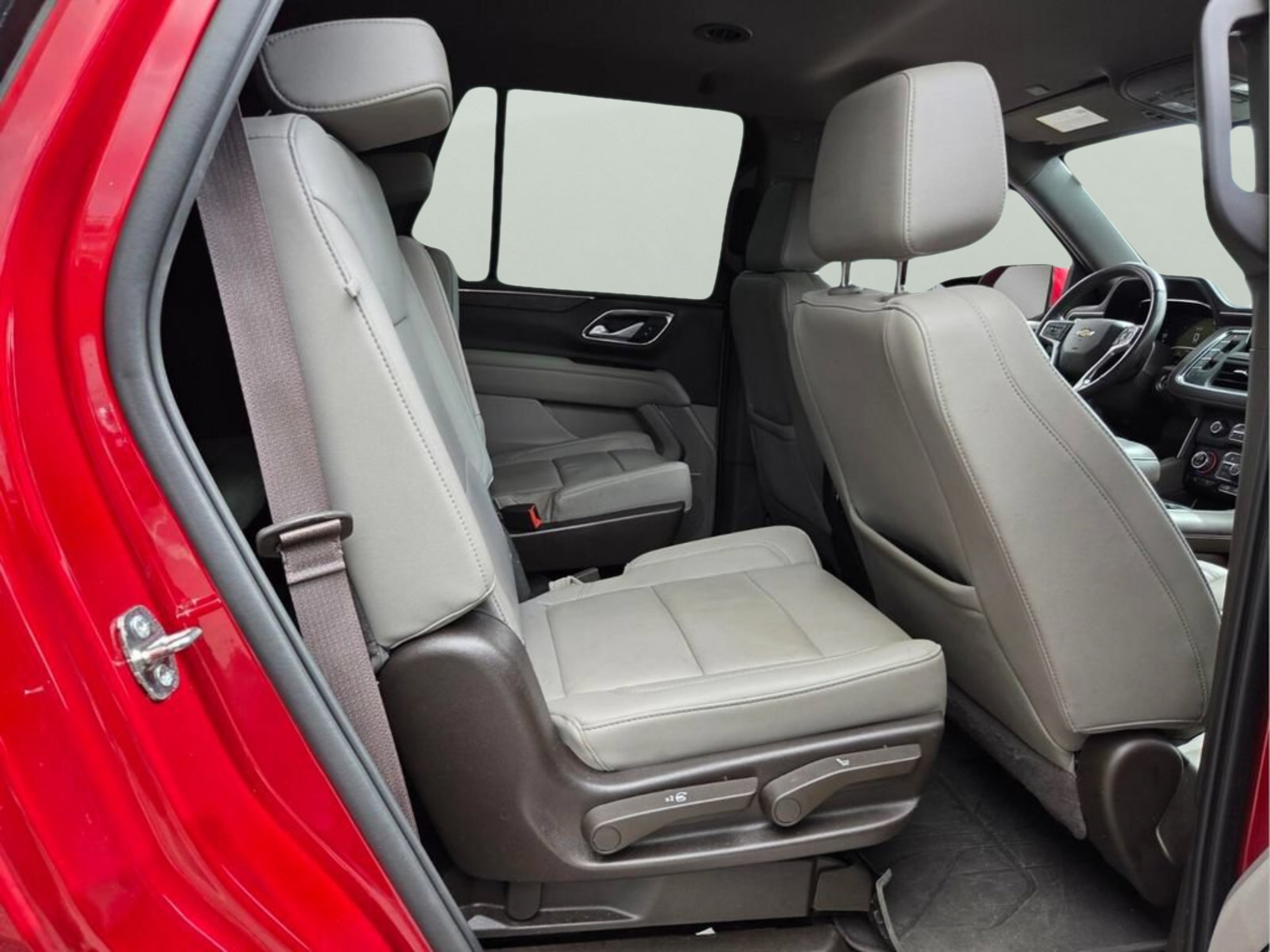 Used 2022 Chevrolet Tahoe LT w/ Luxury Package RWD image 14