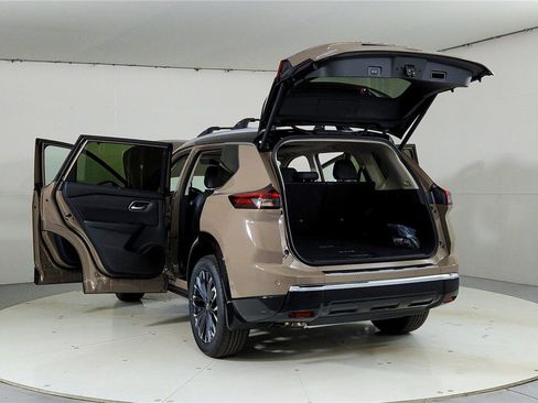 New 2025 Nissan Rogue Platinum w/ Platinum Premium Package image 11