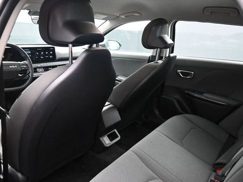 Used 2025 Kia K4 FWD image 31