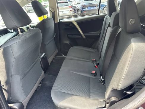 Used 2018 Toyota RAV4 LE w/ All Weather Liner Package AWD/4WD image 18