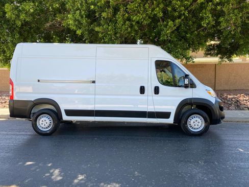 Used 2026 RAM ProMaster 2500 w/ Convenience Group FWD image 2