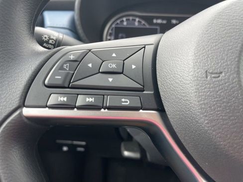 Used 2025 Nissan Versa SV image 22