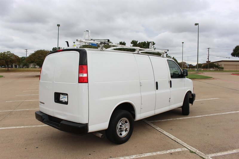 Used 2021 Chevrolet Express 3500 w/ Driver Convenience Package RWD image 5