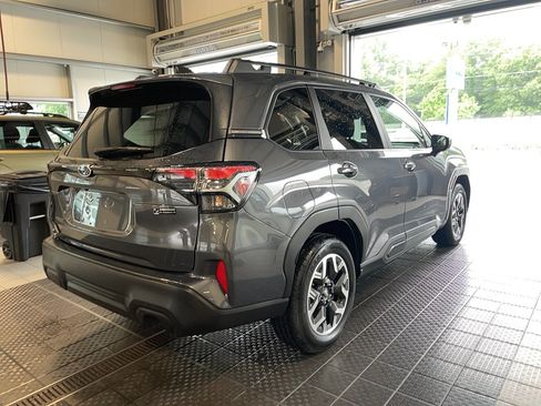Used 2025 Subaru Forester Premium AWD/4WD image 26