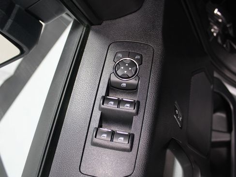 Used 2020 Ford F150 XLT w/ Equipment Group 302A Luxury AWD/4WD image 39