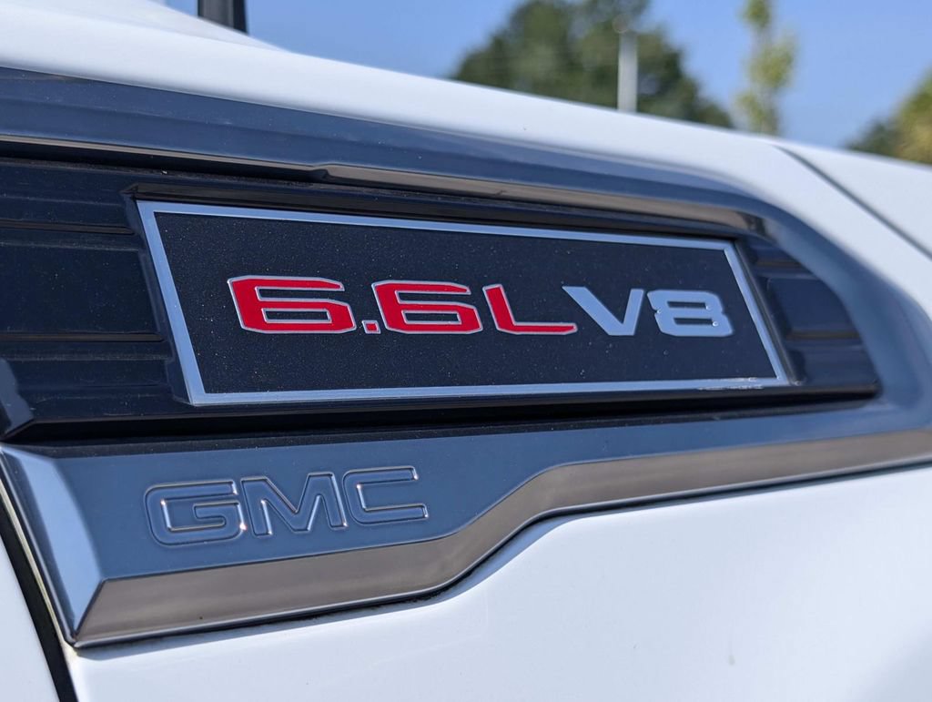 Used 2022 GMC Sierra 2500 AT4 w/ AT4 Premium Plus Package AWD/4WD image 9