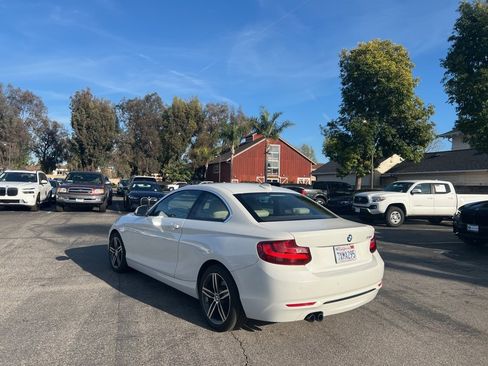 Used 2017 BMW 230i Coupe image 4