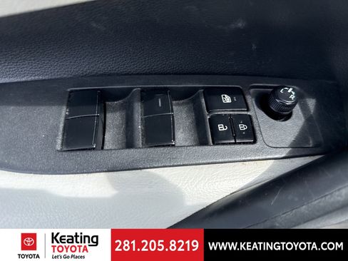 Used 2020 Toyota Corolla L image 10