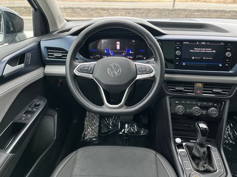 Certified 2024 Volkswagen Taos SE image 23