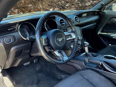 Used 2016 Ford Mustang Coupe image 9