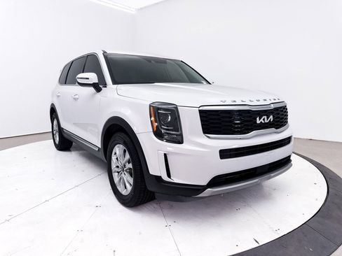 Used 2022 Kia Telluride LX FWD image 14