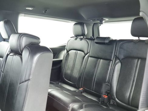 Certified 2024 Jeep Wagoneer Series II w/ Flexible Seating Group AWD/4WD image 22