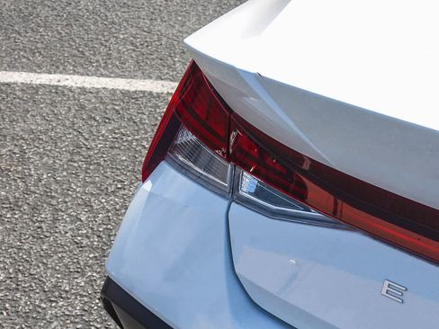 Certified 2024 Hyundai Elantra SEL w/ Convenience Package image 8