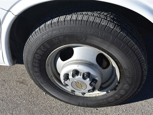 Used 2015 Chevrolet Express 3500 Extended image 11