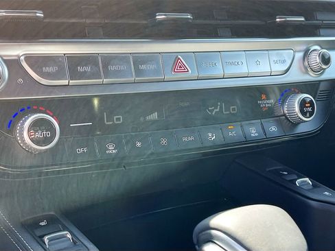 Used 2025 Kia Telluride SX Prestige X-Pro AWD/4WD image 16