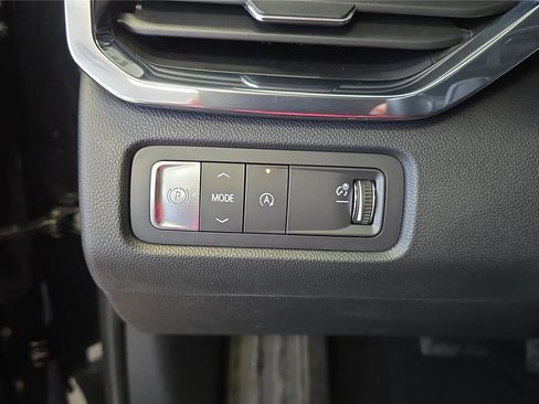 Used 2025 GMC Acadia Elevation image 23