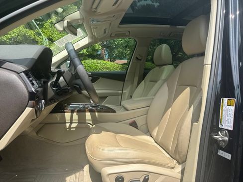 Used 2017 Audi Q7 3.0T Prestige AWD/4WD image 10