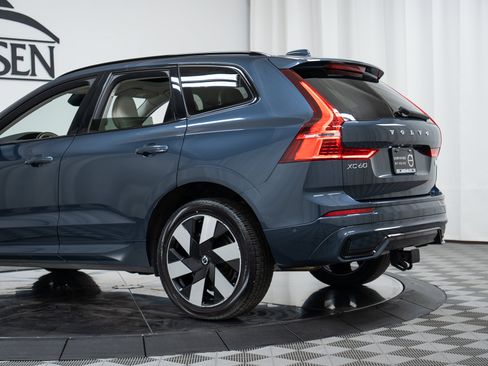 Certified 2024 Volvo XC60 T8 Plus w/ Climate Package AWD/4WD image 29