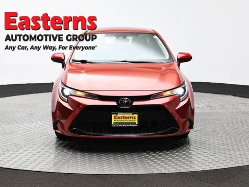 Used 2020 Toyota Corolla LE w/ LE Premium Package FWD image 2