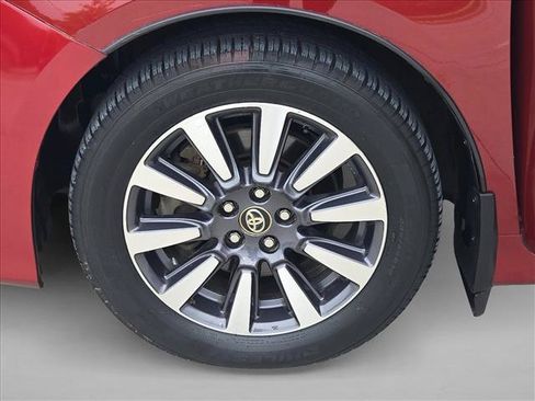 Used 2019 Toyota Sienna Limited FWD image 25