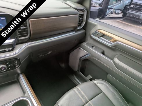 Used 2024 Chevrolet Silverado 2500 High Country w/ High Country Premium Package image 17