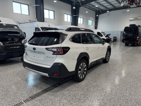 Used 2024 Subaru Outback Limited AWD/4WD image 4