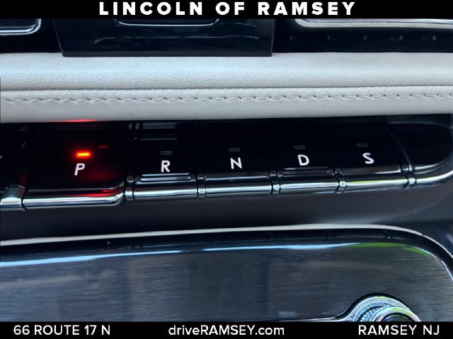 Used 2023 Lincoln Nautilus Reserve AWD/4WD image 23