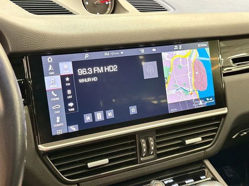 Used 2020 Porsche Cayenne AWD/4WD image 15