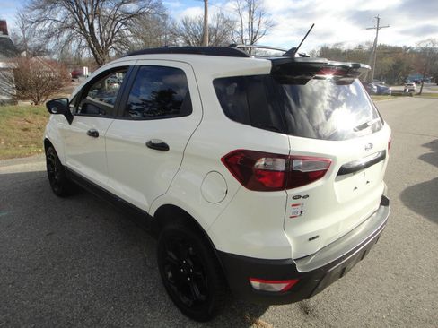 Used 2021 Ford EcoSport SES image 4