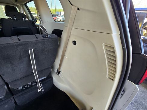 Used 2017 Chrysler Pacifica LX FWD image 27
