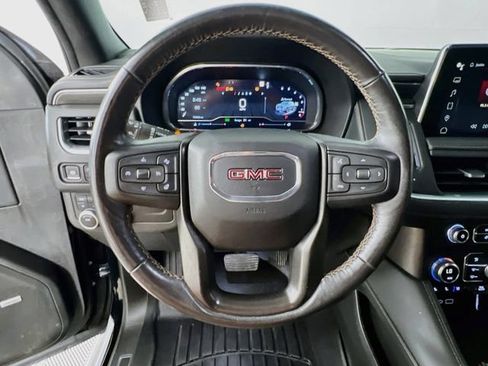 Used 2023 GMC Yukon XL AT4 w/ Technology Package AWD/4WD image 12