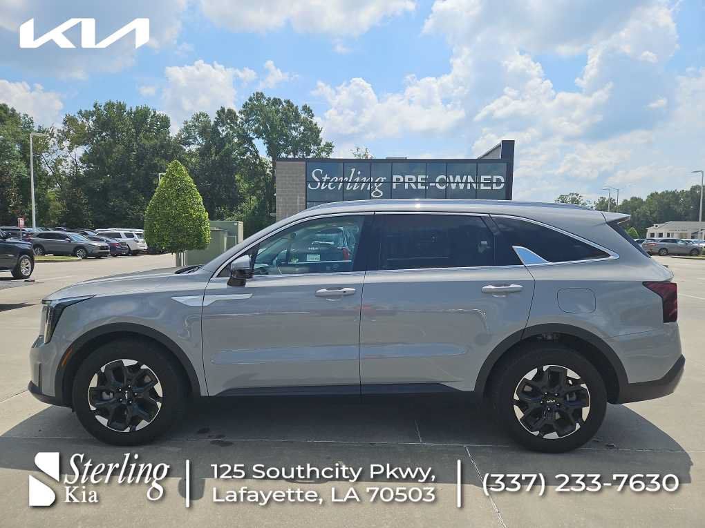 Certified 2025 Kia Sorento S w/ Panoramic Sunroof Package FWD image 1
