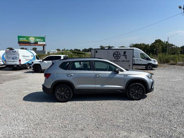 Used 2023 Volkswagen Taos S FWD image 5